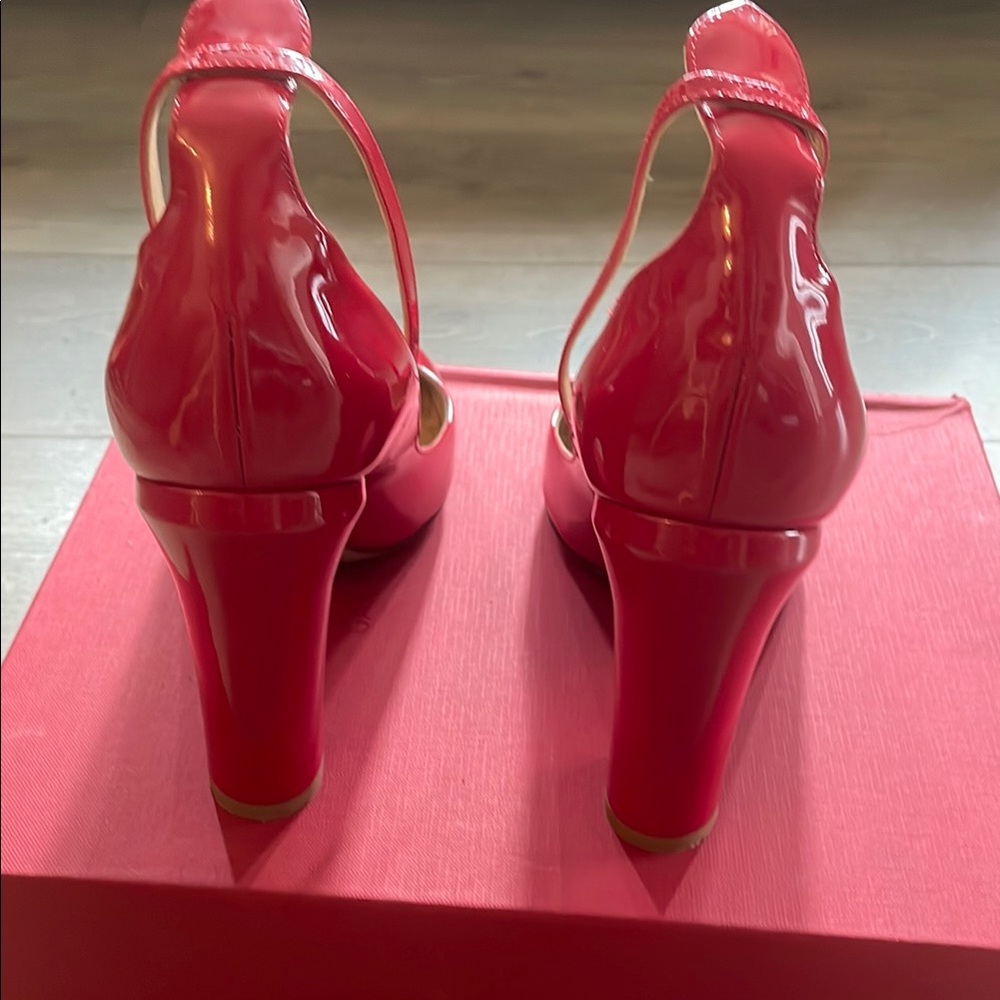 Valentino Garavani Red Stiletto Heels - Picture 4 of 8